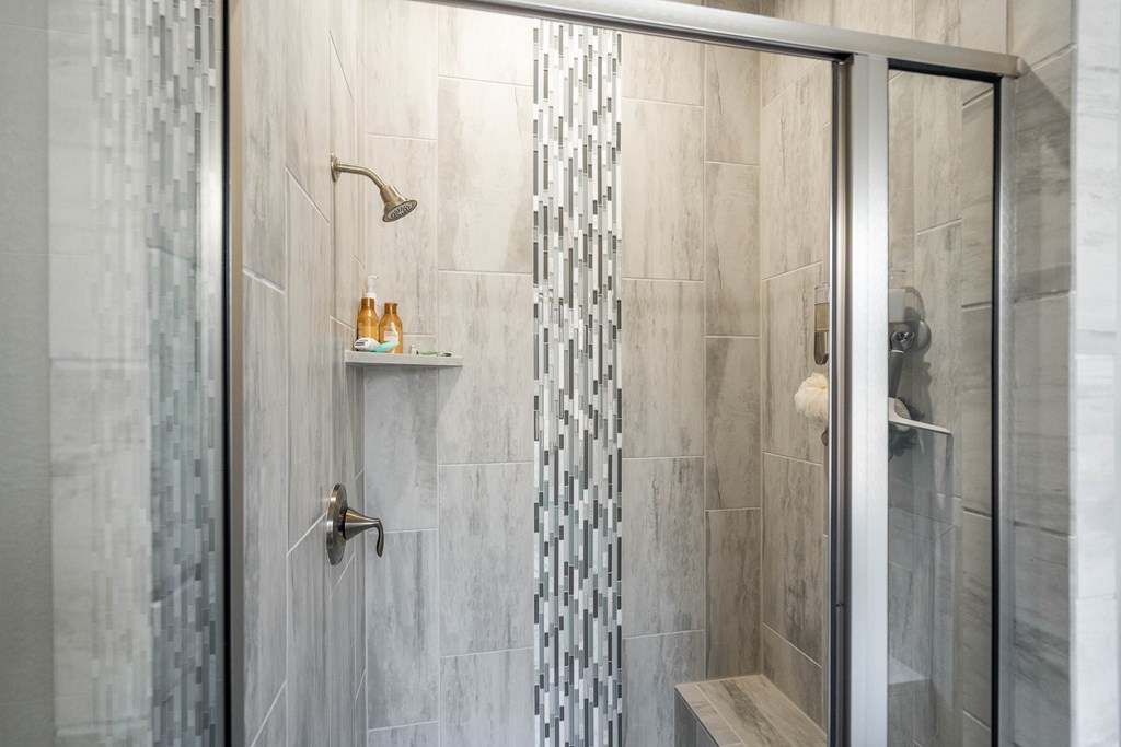 Walk in Shower with bench 